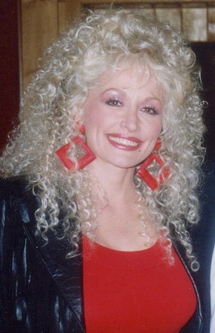 For her 75th birthday Dolly Parton wants to be on the cover of Playboy magazine again - NastyChat.com